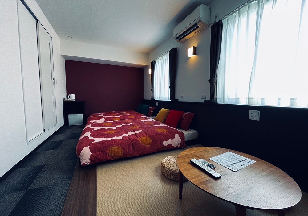 Room.1004 Japanese Madder red